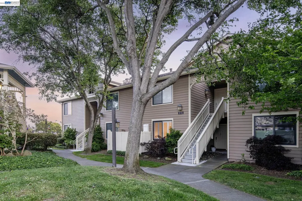 197 Lakeshore Court Richmond CA 94804