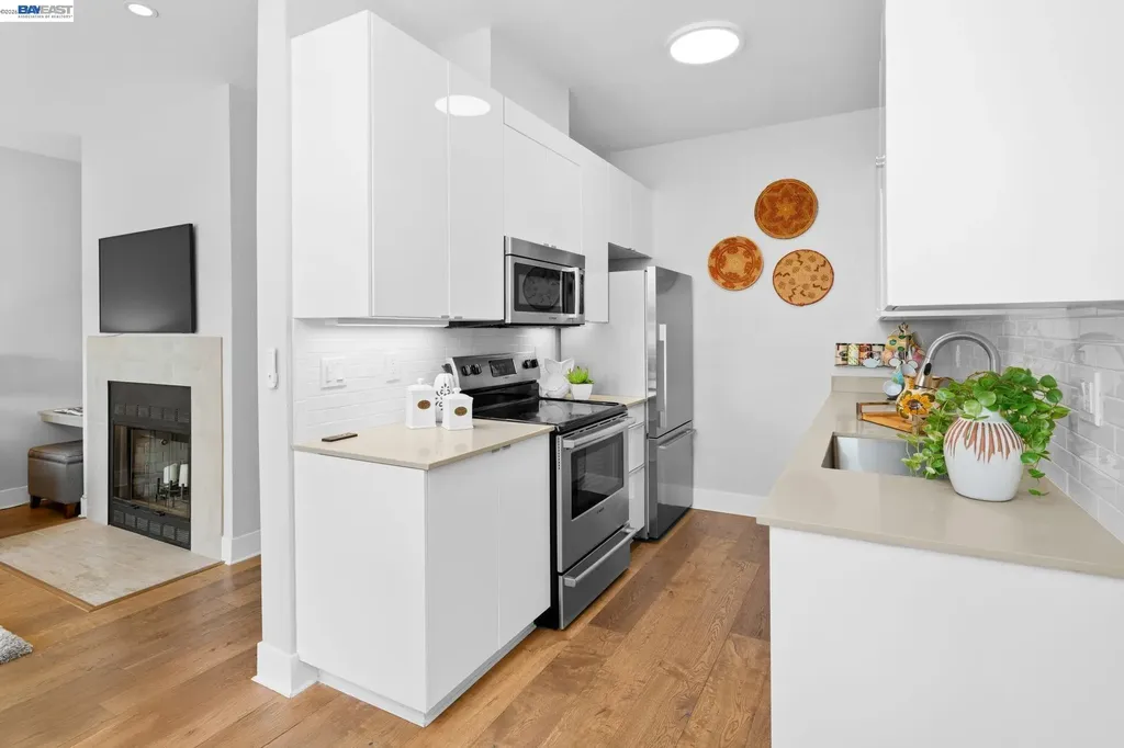 197 Lakeshore Court Richmond CA 94804