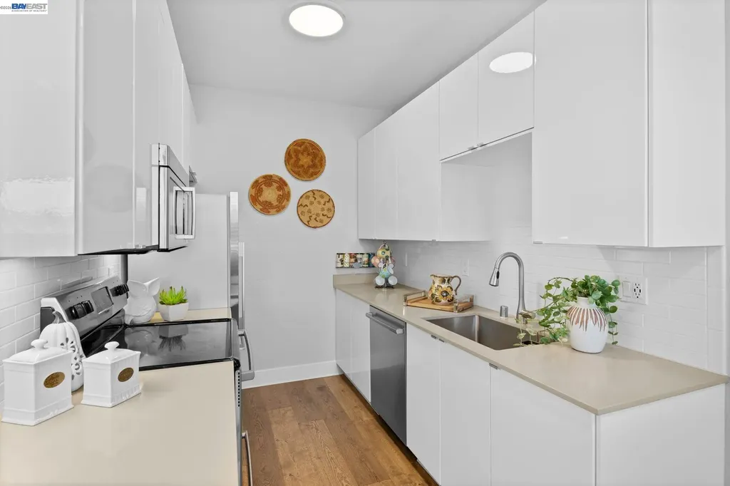 197 Lakeshore Court Richmond CA 94804