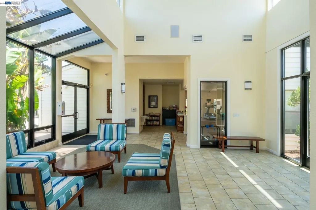 197 Lakeshore Court Richmond CA 94804