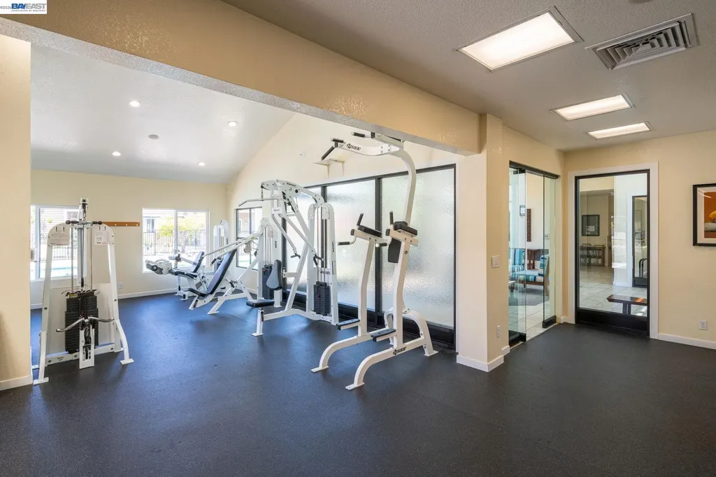 197 Lakeshore Court Richmond CA 94804