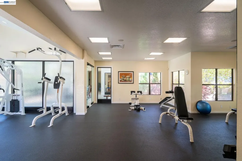 197 Lakeshore Court Richmond CA 94804