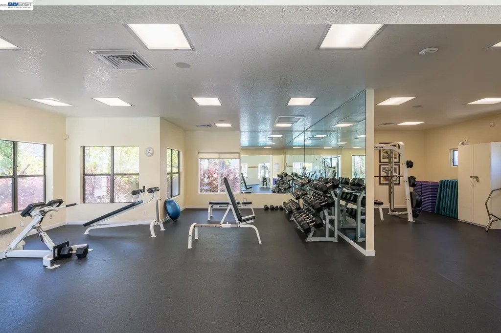 197 Lakeshore Court Richmond CA 94804