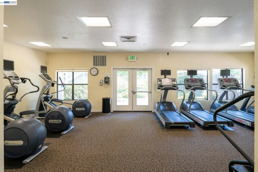197 Lakeshore Court Richmond CA 94804