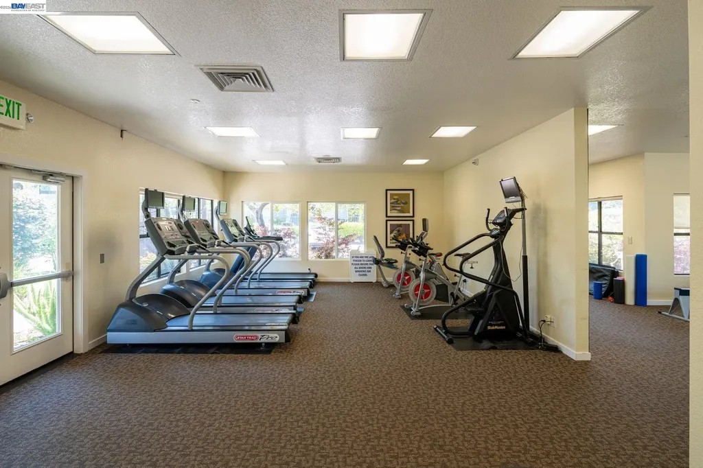 197 Lakeshore Court Richmond CA 94804