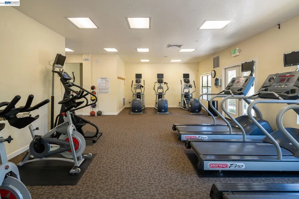 197 Lakeshore Court Richmond CA 94804