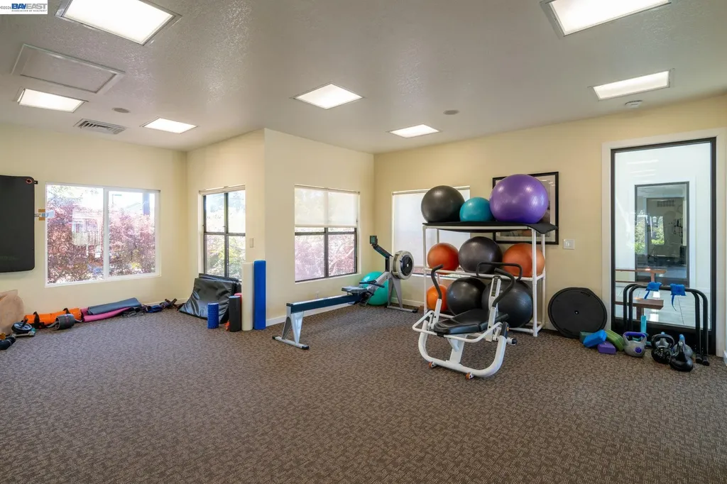 197 Lakeshore Court Richmond CA 94804