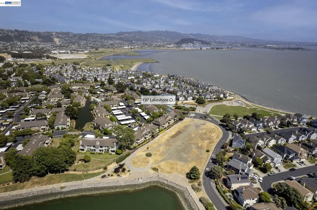 197 Lakeshore Court Richmond CA 94804
