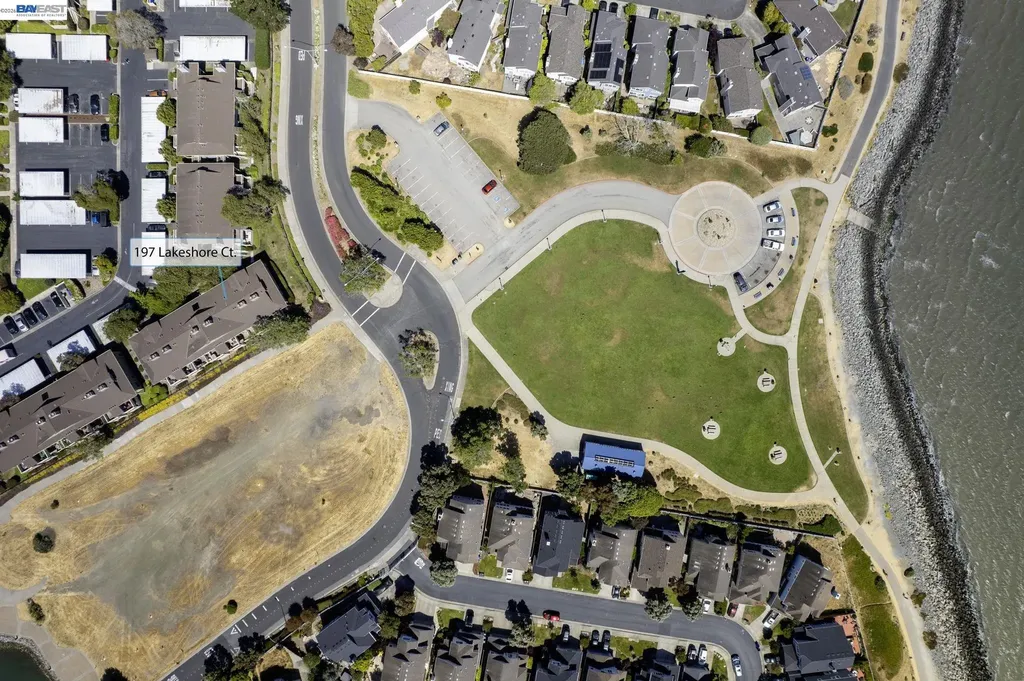 197 Lakeshore Court Richmond CA 94804