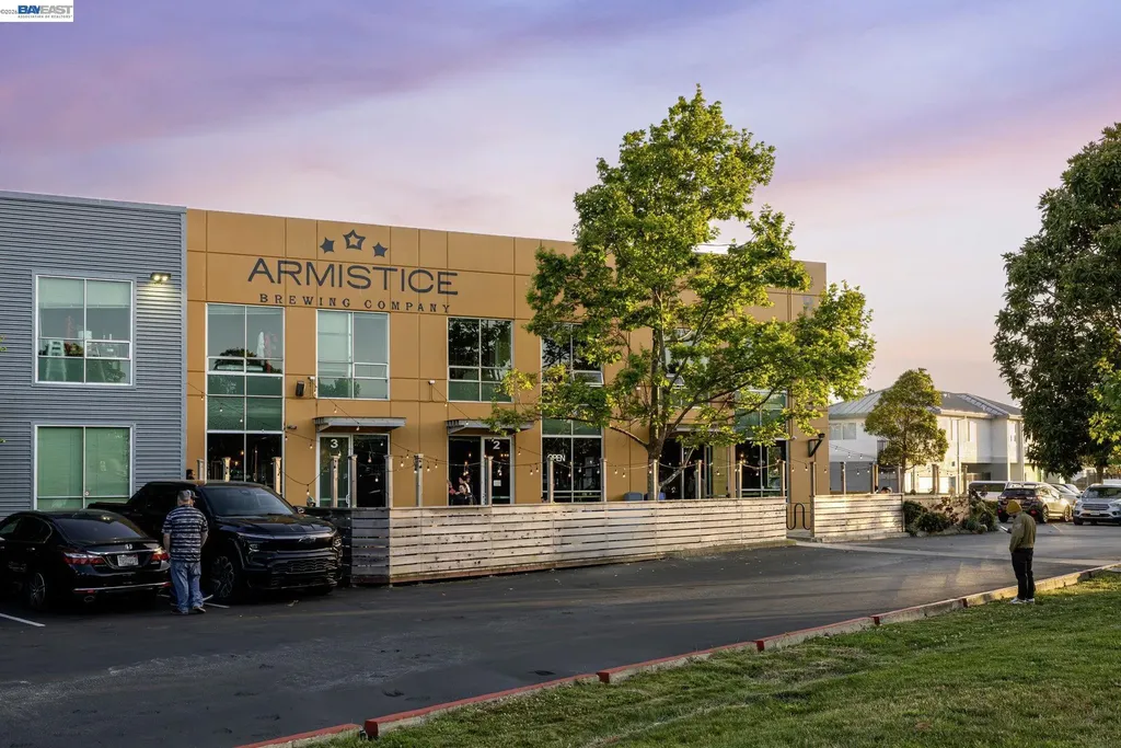 197 Lakeshore Court Richmond CA 94804