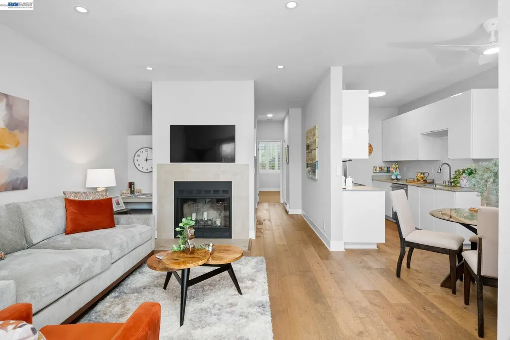 197 Lakeshore Court Richmond CA 94804