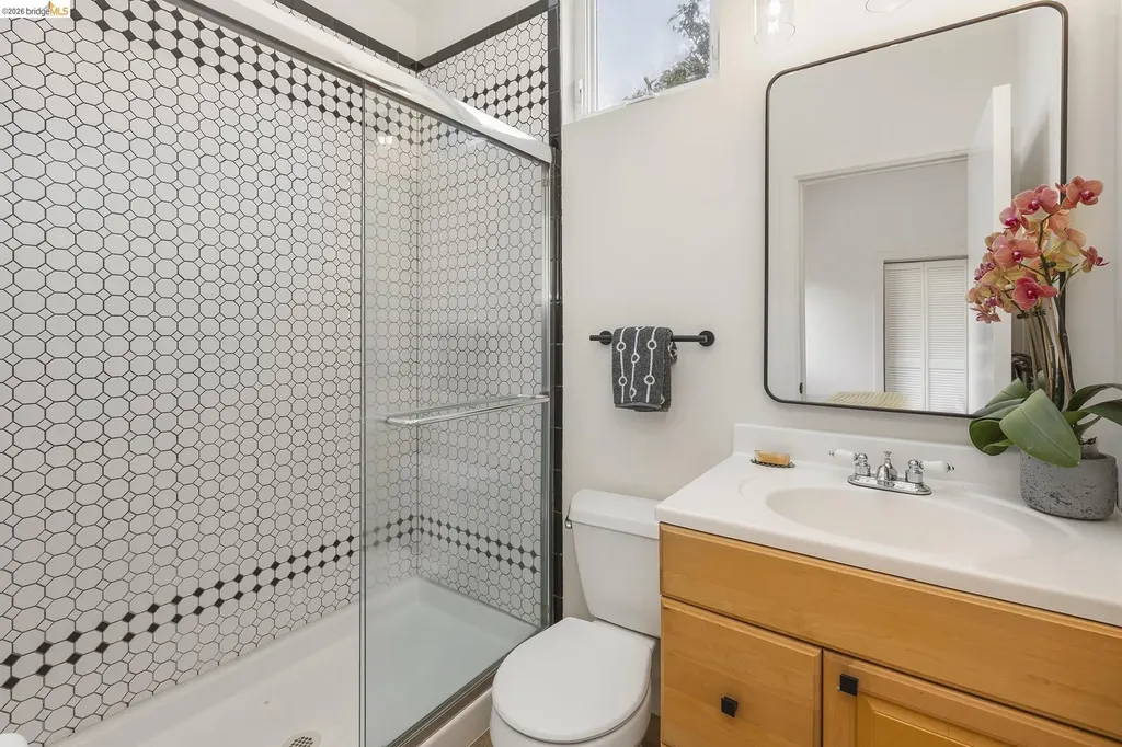 4025 Webster Street Oakland CA 94609