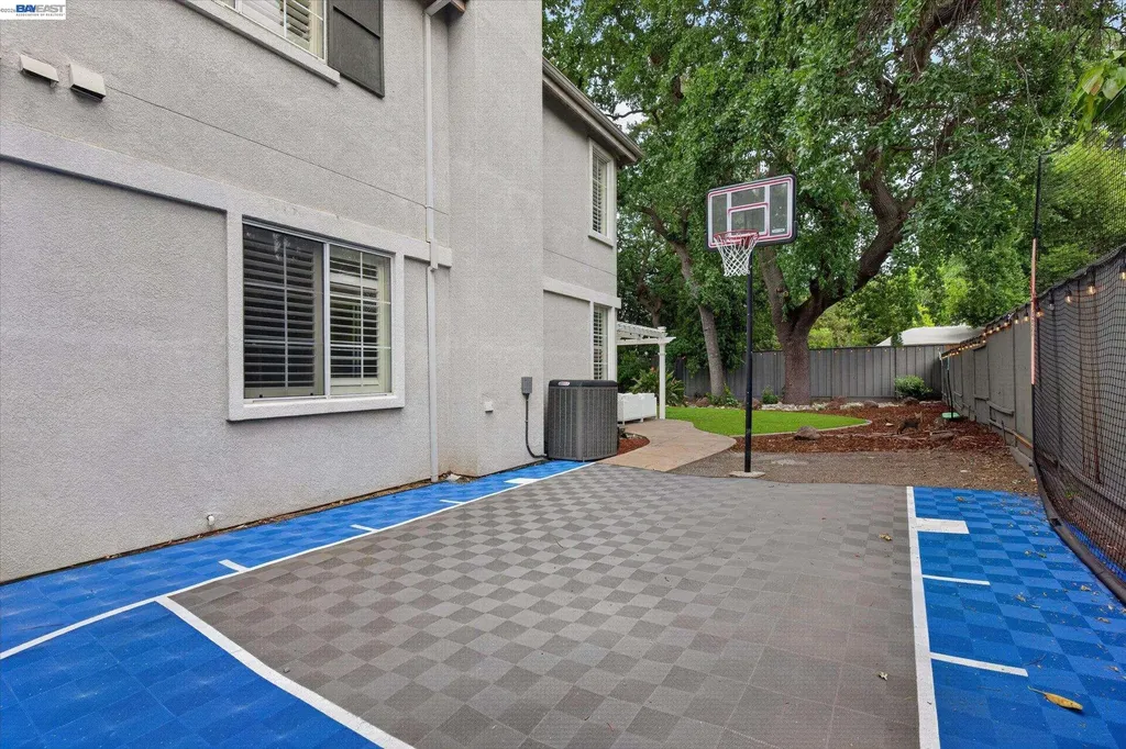 192 Mayhew Way Walnut Creek CA 94597