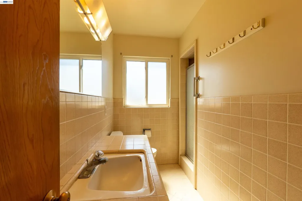404 Bradrick Drive San Leandro CA 94578
