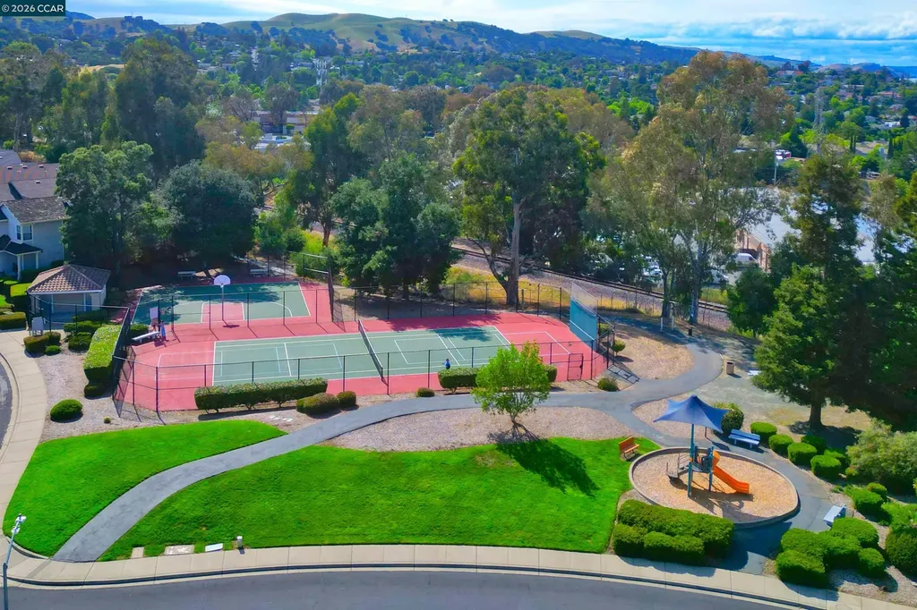 503 Valley View Court Martinez CA 94553