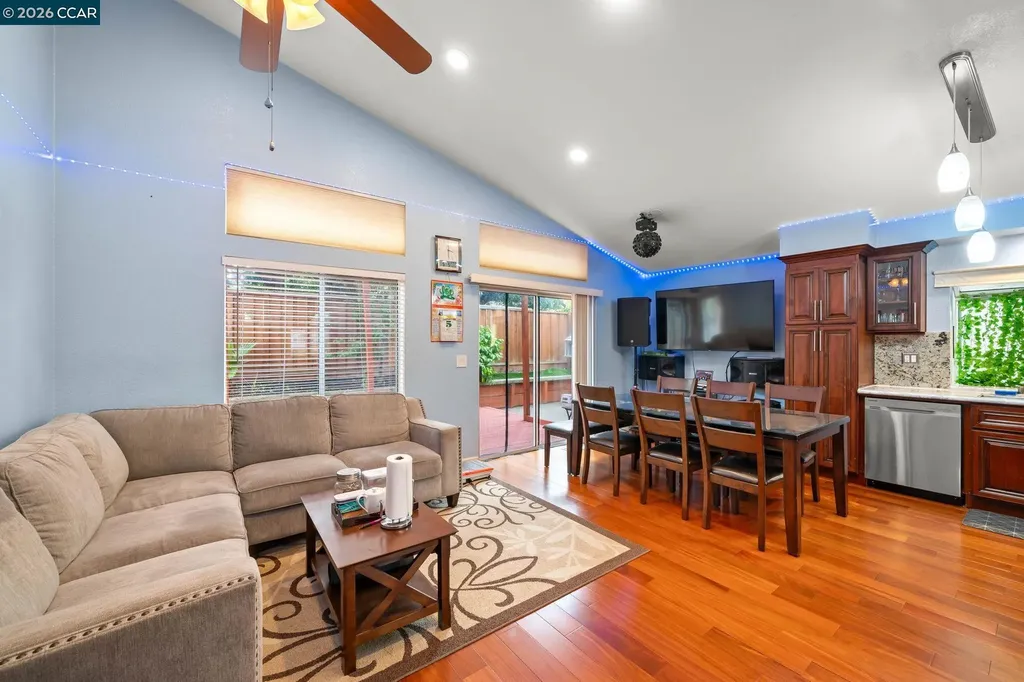 207 Babbling Brook Way Pittsburg CA 94565
