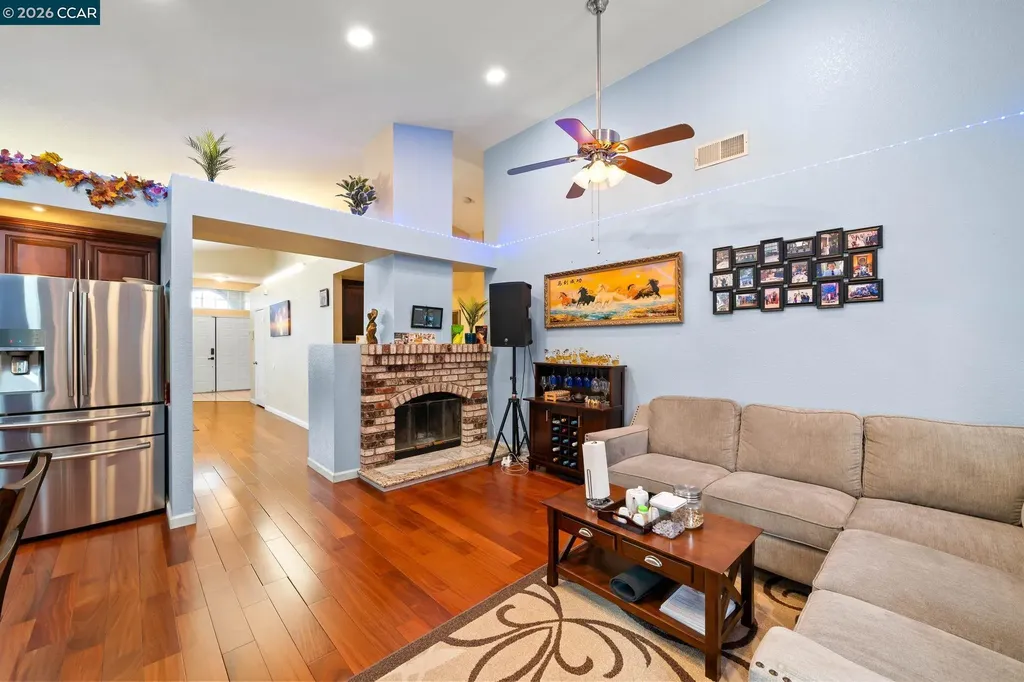207 Babbling Brook Way Pittsburg CA 94565