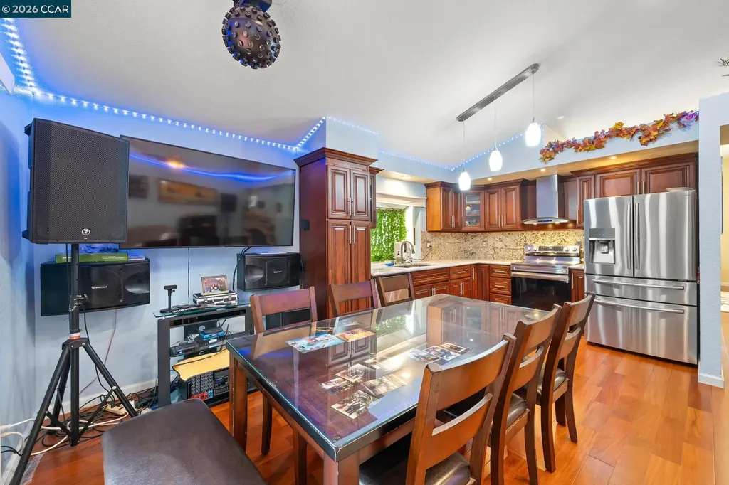 207 Babbling Brook Way Pittsburg CA 94565