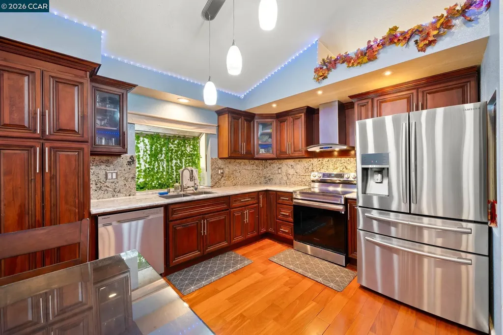 207 Babbling Brook Way Pittsburg CA 94565