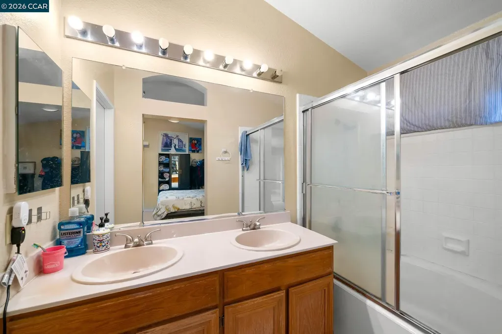 207 Babbling Brook Way Pittsburg CA 94565
