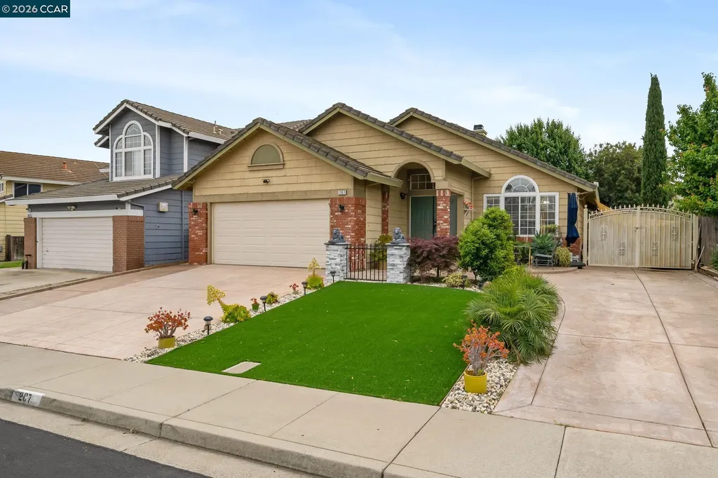 207 Babbling Brook Way Pittsburg CA 94565