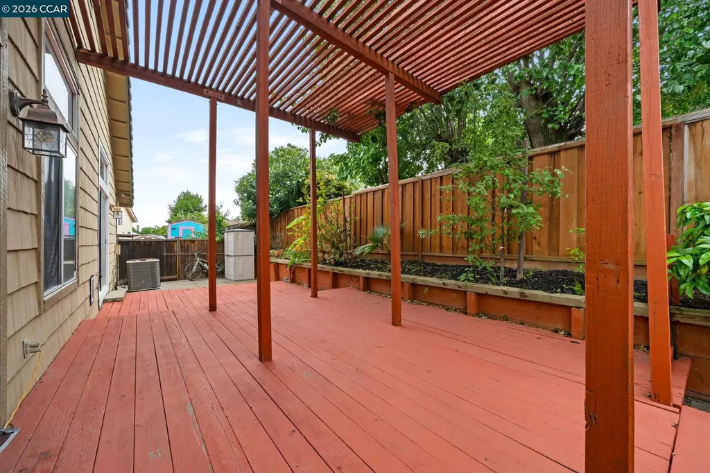 207 Babbling Brook Way Pittsburg CA 94565