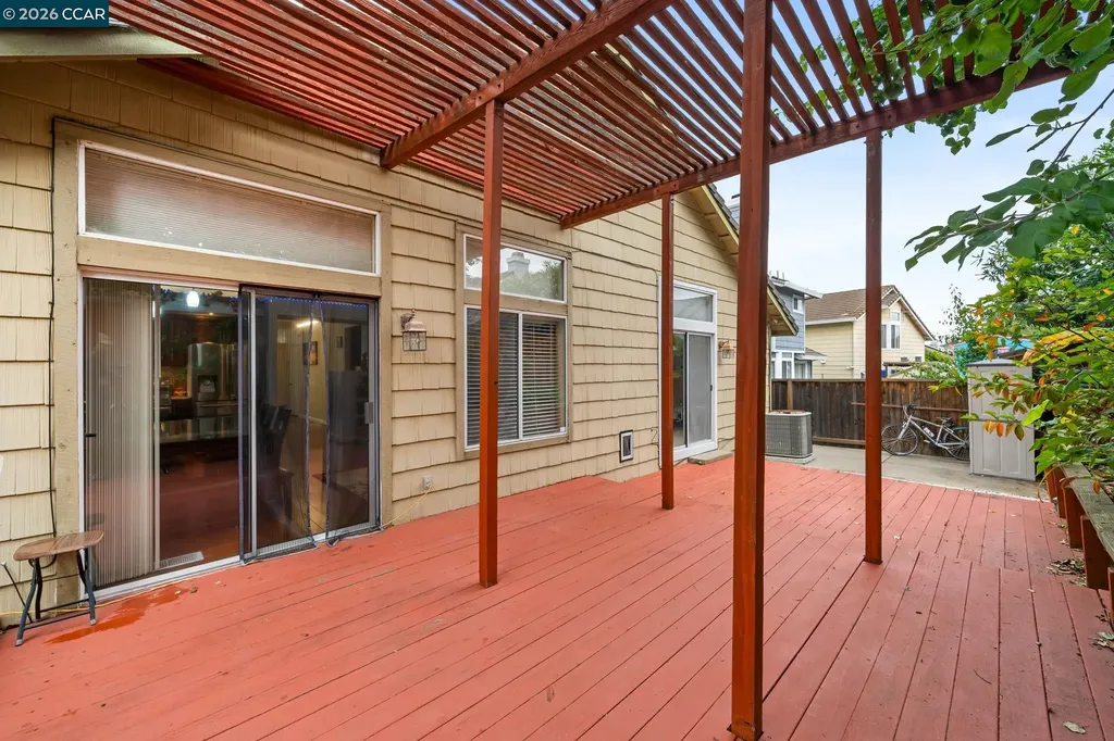 207 Babbling Brook Way Pittsburg CA 94565