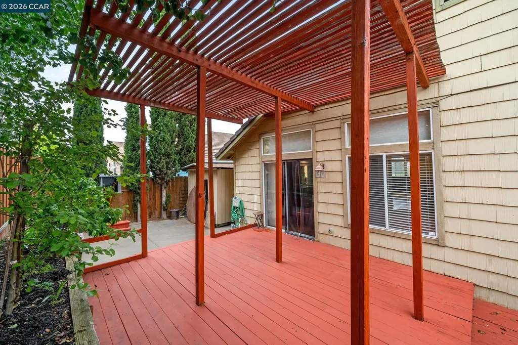207 Babbling Brook Way Pittsburg CA 94565