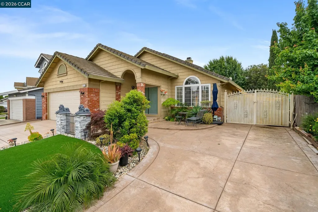 207 Babbling Brook Way Pittsburg CA 94565
