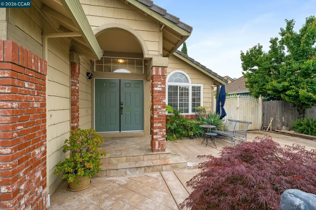 207 Babbling Brook Way Pittsburg CA 94565