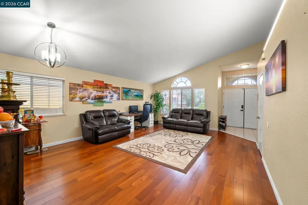 207 Babbling Brook Way Pittsburg CA 94565
