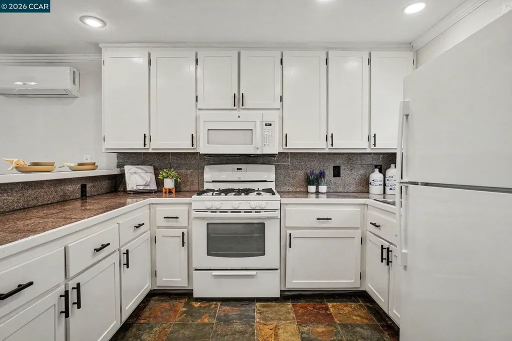 2165 James Street Martinez CA 94553
