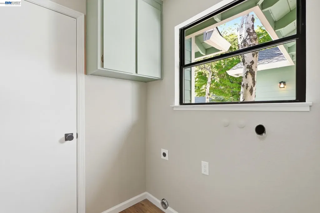 29 Captains Drive Alameda CA 94502