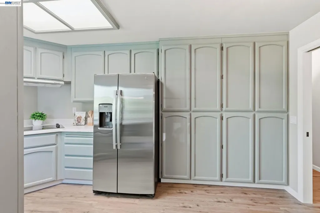 29 Captains Drive Alameda CA 94502