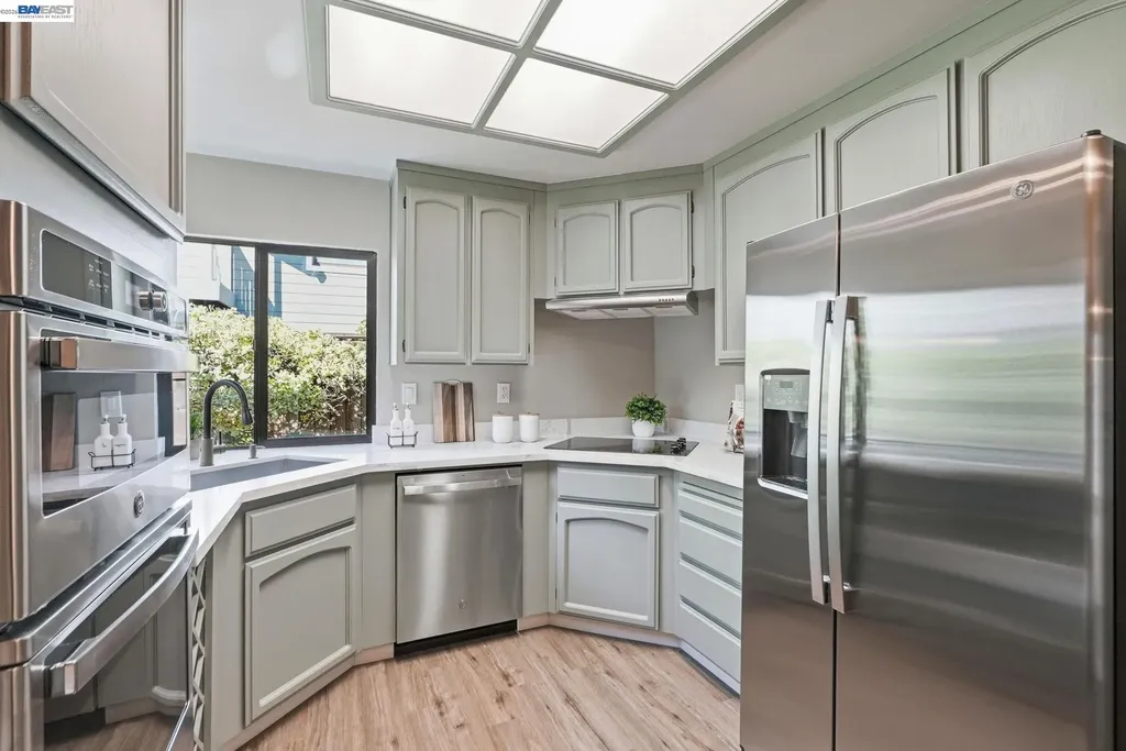 29 Captains Drive Alameda CA 94502