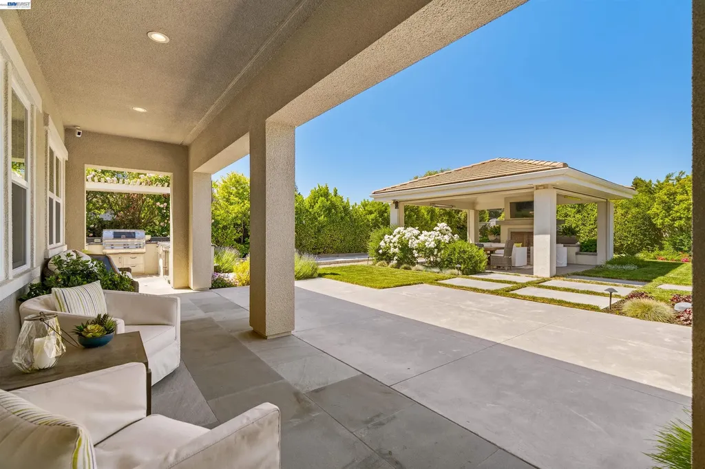 2205 Cameron Circle Pleasanton CA 94588