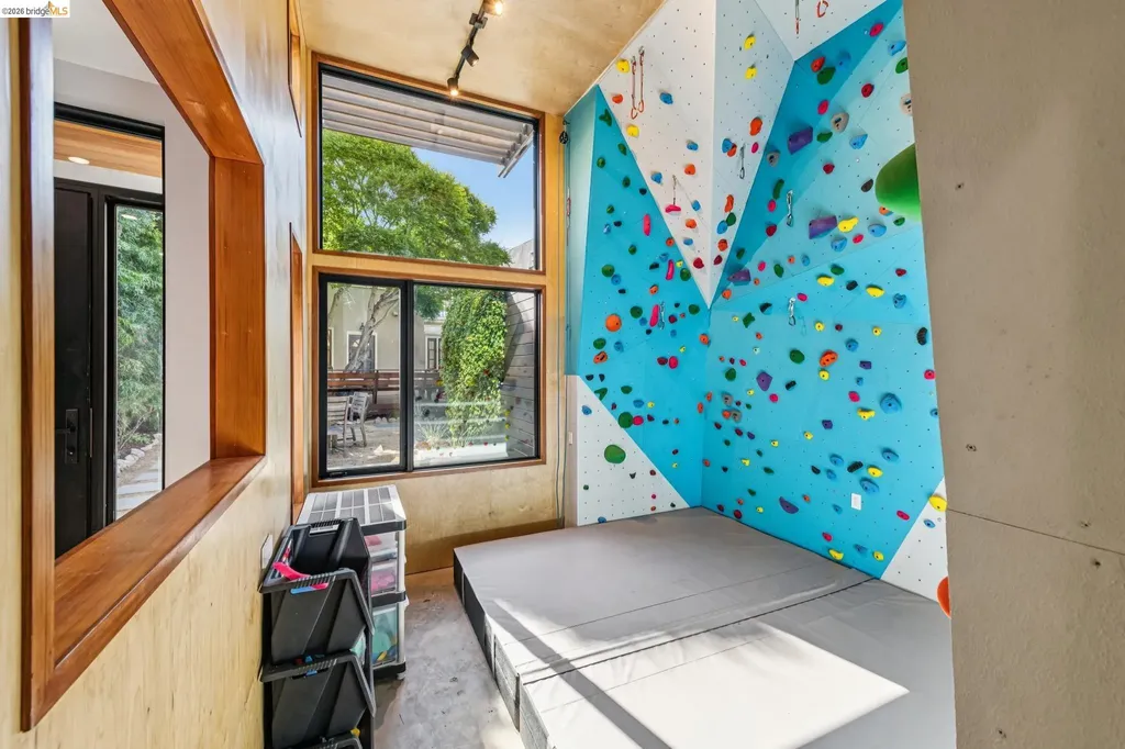1643 Walnut Street Berkeley CA 94709