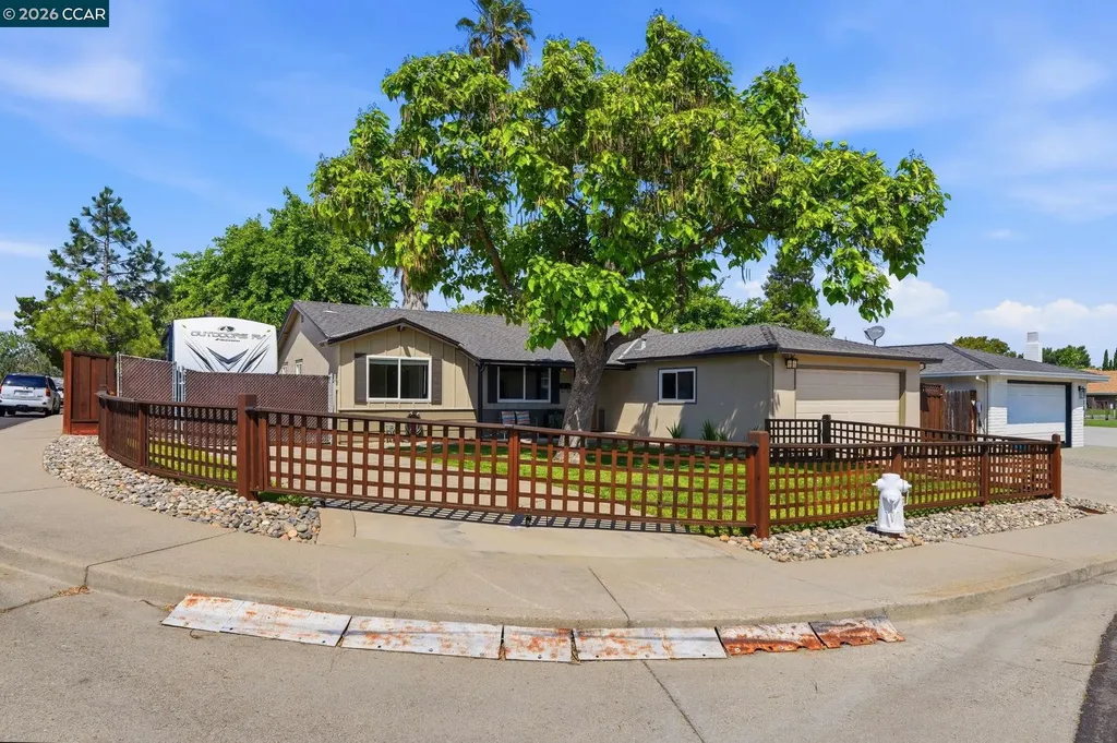 2103 Deerwood Drive Martinez CA 94553