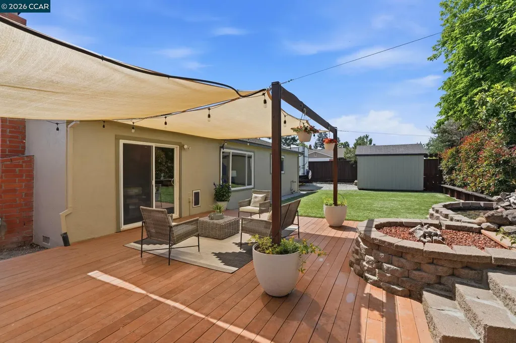2103 Deerwood Drive Martinez CA 94553