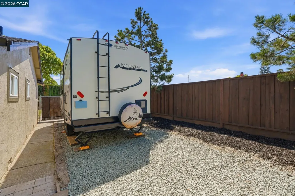 2103 Deerwood Drive Martinez CA 94553