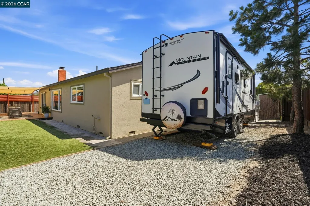 2103 Deerwood Drive Martinez CA 94553
