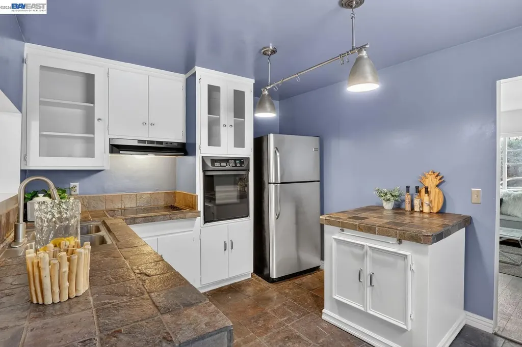 2541 Marina Boulevard San Leandro CA 94577