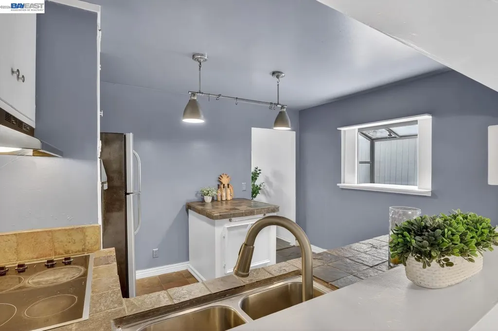 2541 Marina Boulevard San Leandro CA 94577