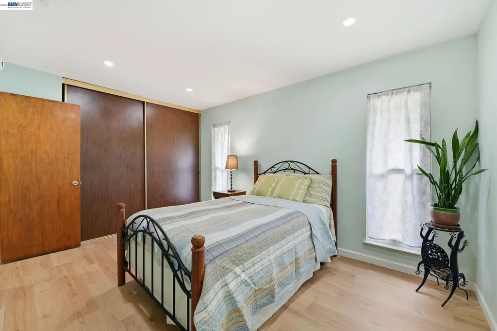 5649 Evergreen Terrace Fremont CA 94538