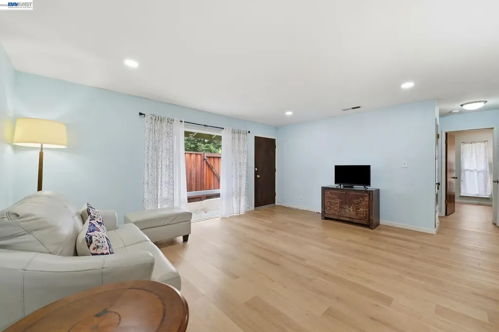 5649 Evergreen Terrace Fremont CA 94538