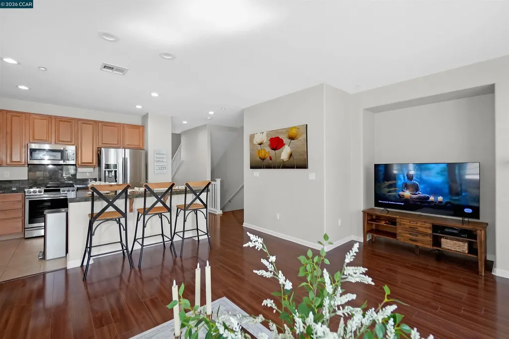 2081 Tsushima Street Hercules CA 94547