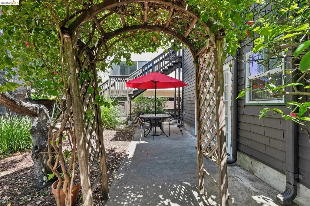 2638 Warring Street Berkeley CA 94704