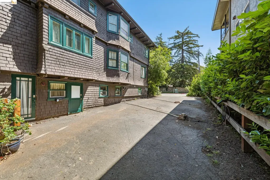 2638 Warring Street Berkeley CA 94704
