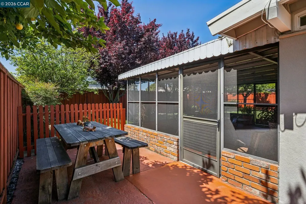 27621 Loyola Avenue Hayward CA 94545