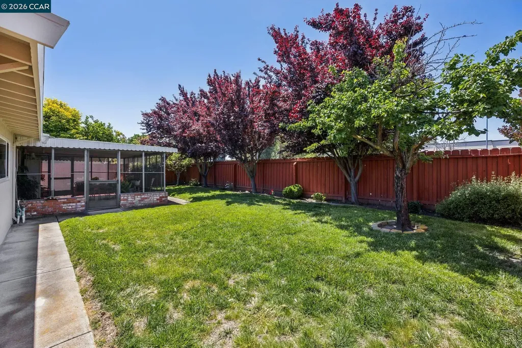27621 Loyola Avenue Hayward CA 94545